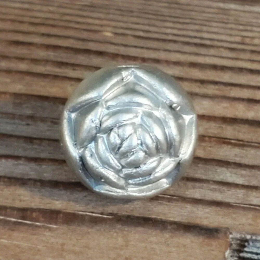 Vintage Retro Silver Satin Rosebud Flower 14mm Round Acrylic Beads 10 pcs